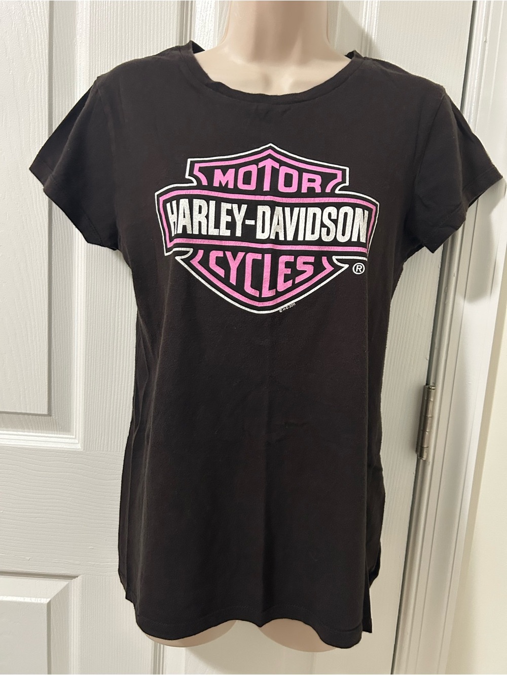 Harley-Davidson Black Tee with Pink and White Logo Size Junior Large